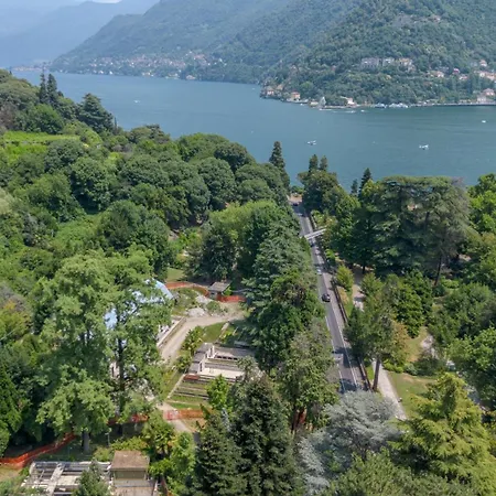 Greenlake & Parking * Como